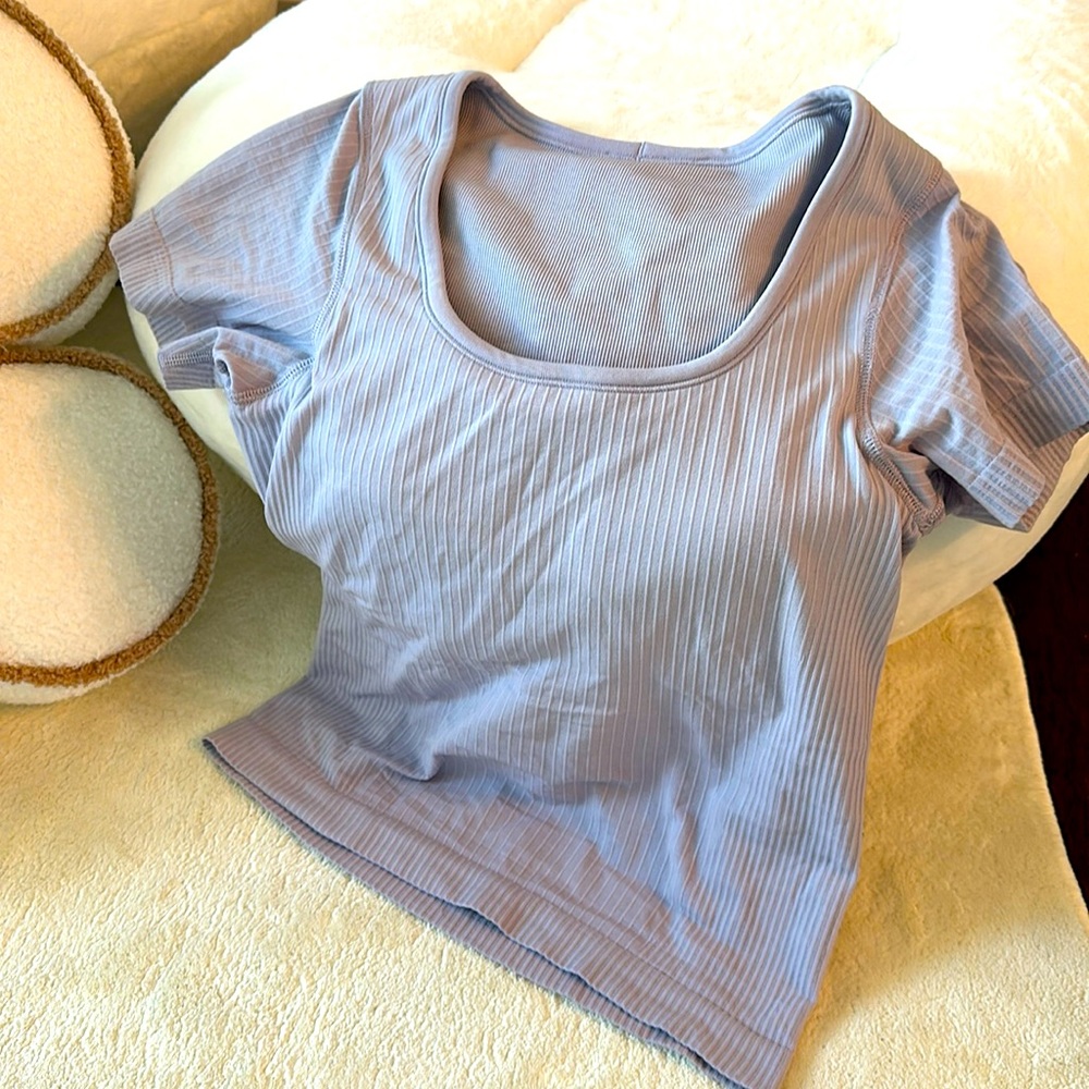 02-Lululemon Top with Bra SIZE 4